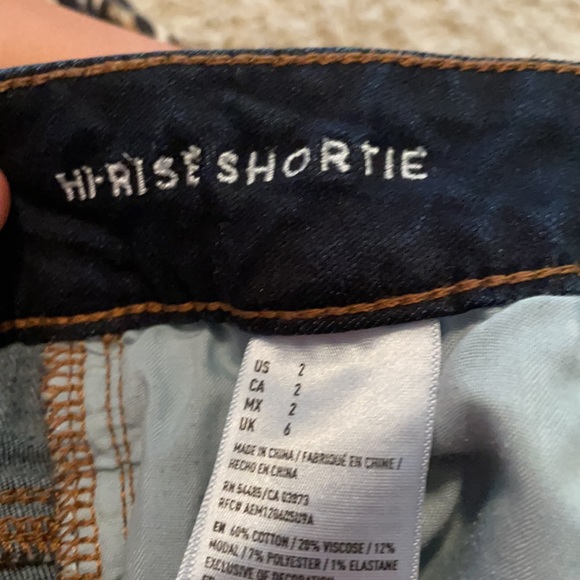 Hi-Rise Shortie Jean shorts - Picture 5 of 5